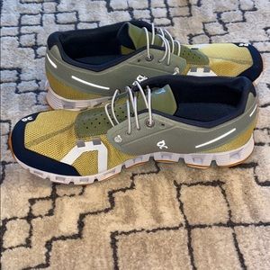 on cloud 70 30 leaf mustard